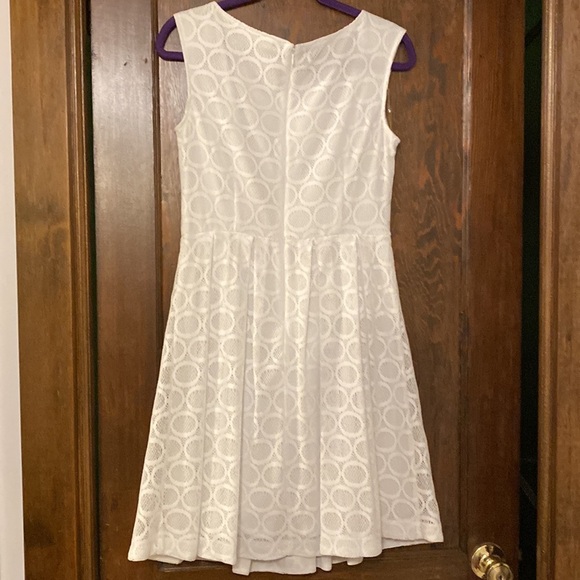 White Sleeveless New York and Company Dress - Picture 6 of 10